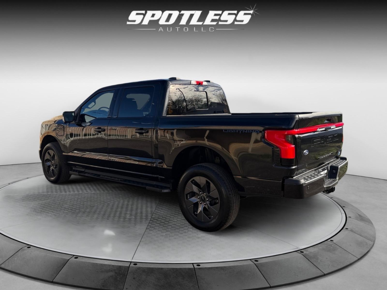 Ford F-150 Lightning Pro 2023