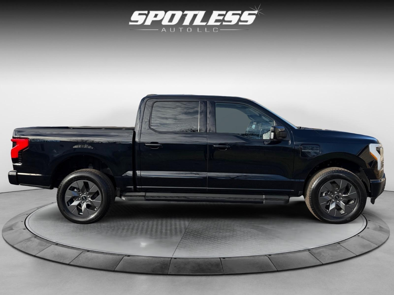 Ford F-150 Lightning Pro 2023
