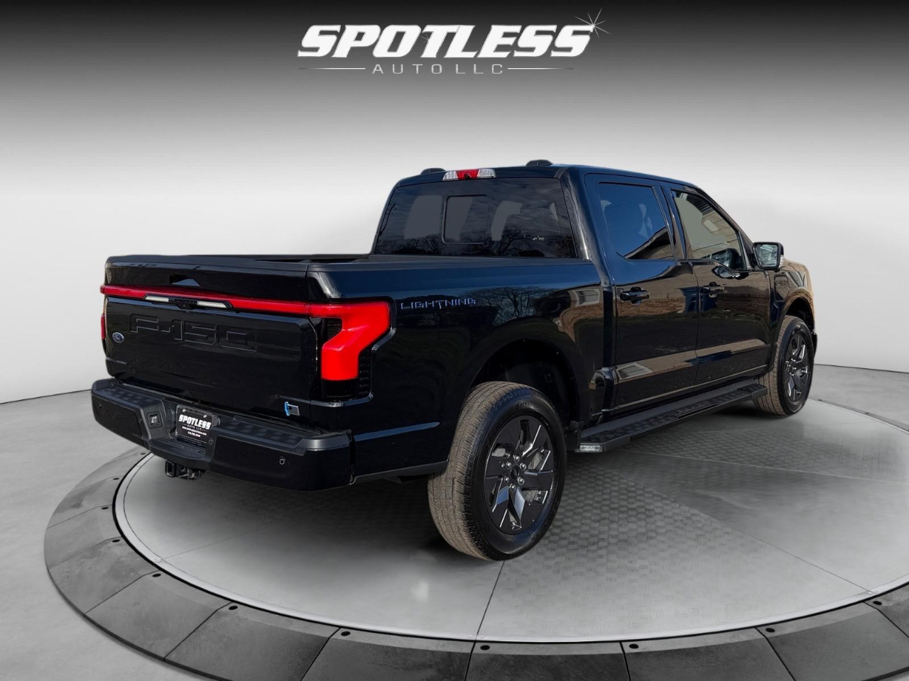 Ford F-150 Lightning Pro 2023