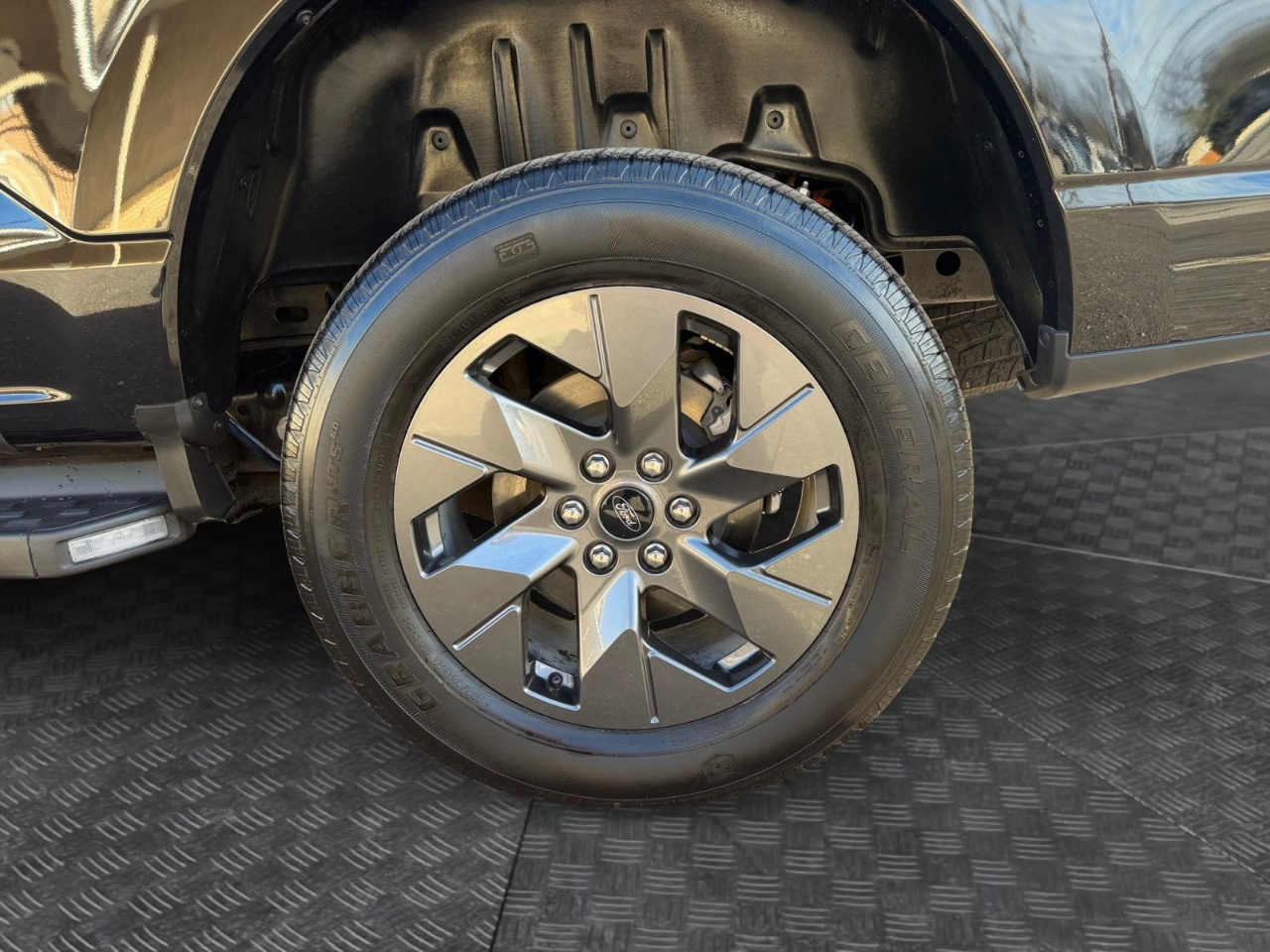 Ford F-150 Lightning Pro 2023