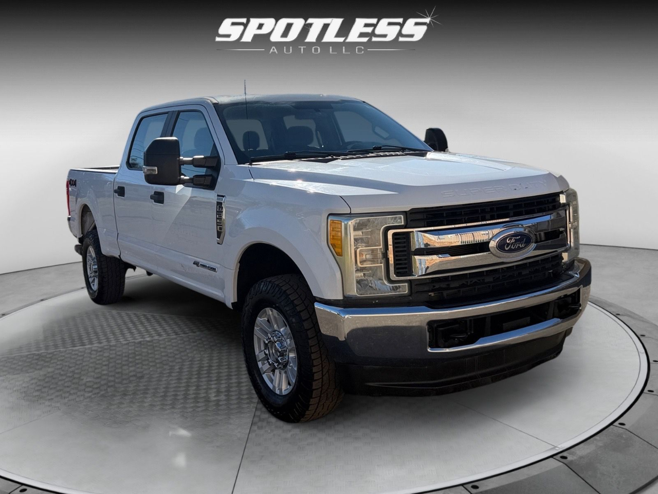 Ford F-250 SD XL Crew Cab 4WD 2017