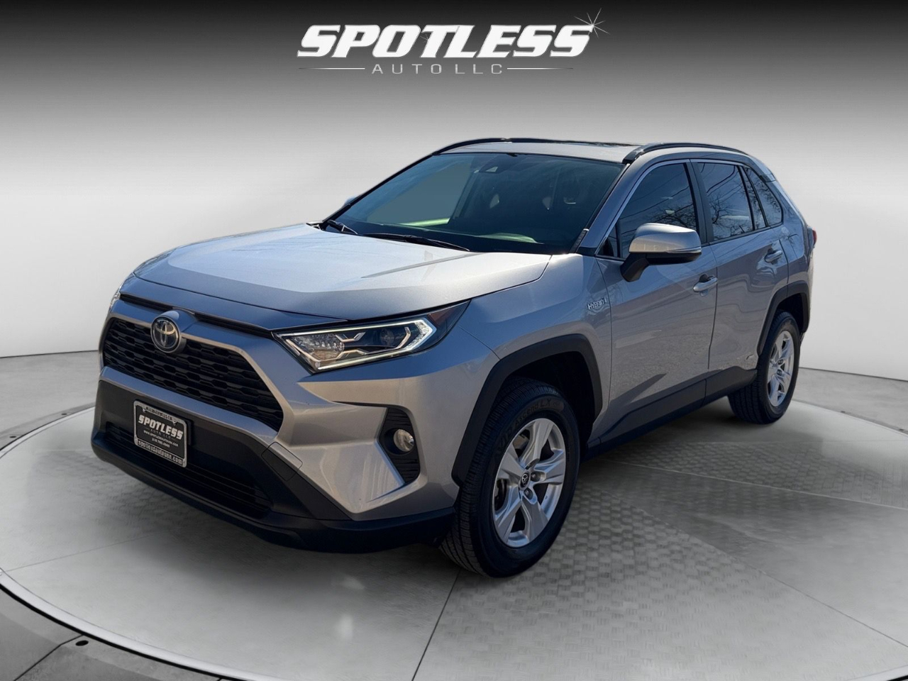 Toyota RAV4 Hybrid XLE 2021