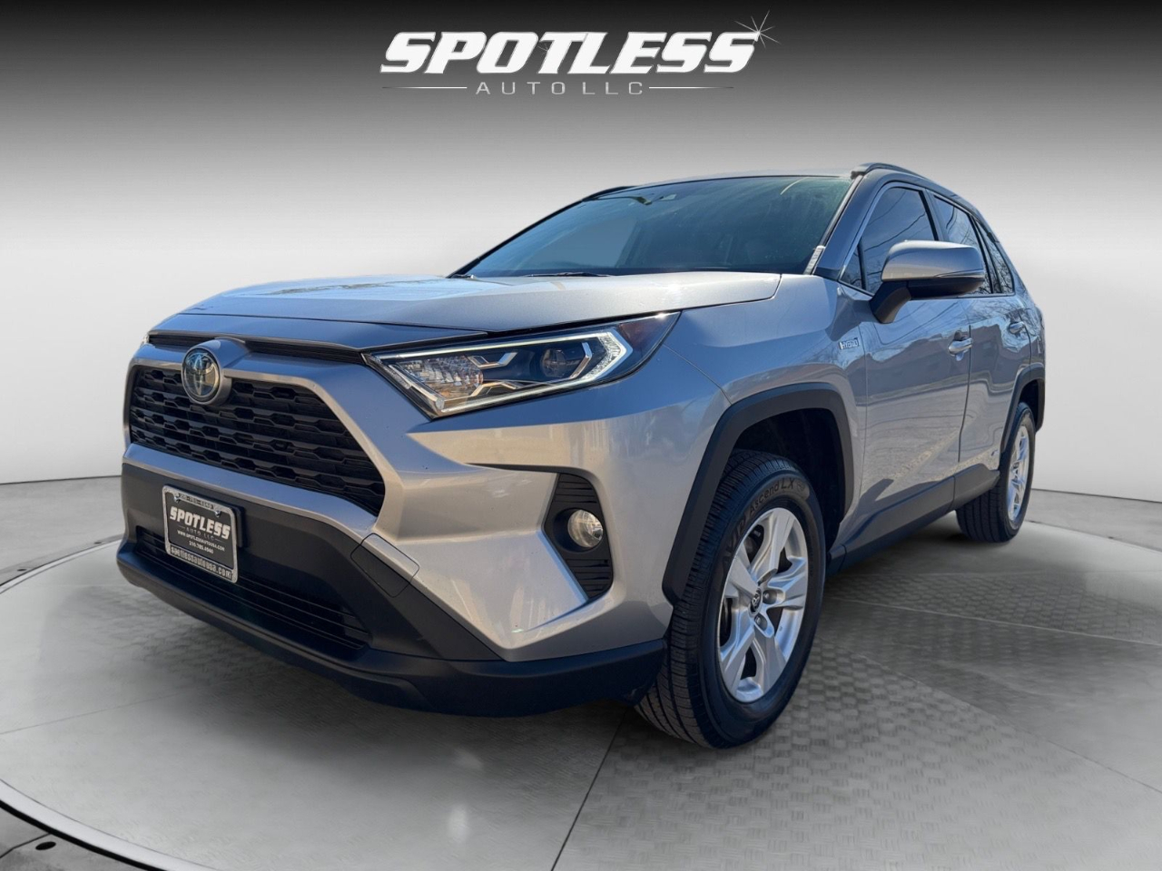 Toyota RAV4 Hybrid XLE 2021