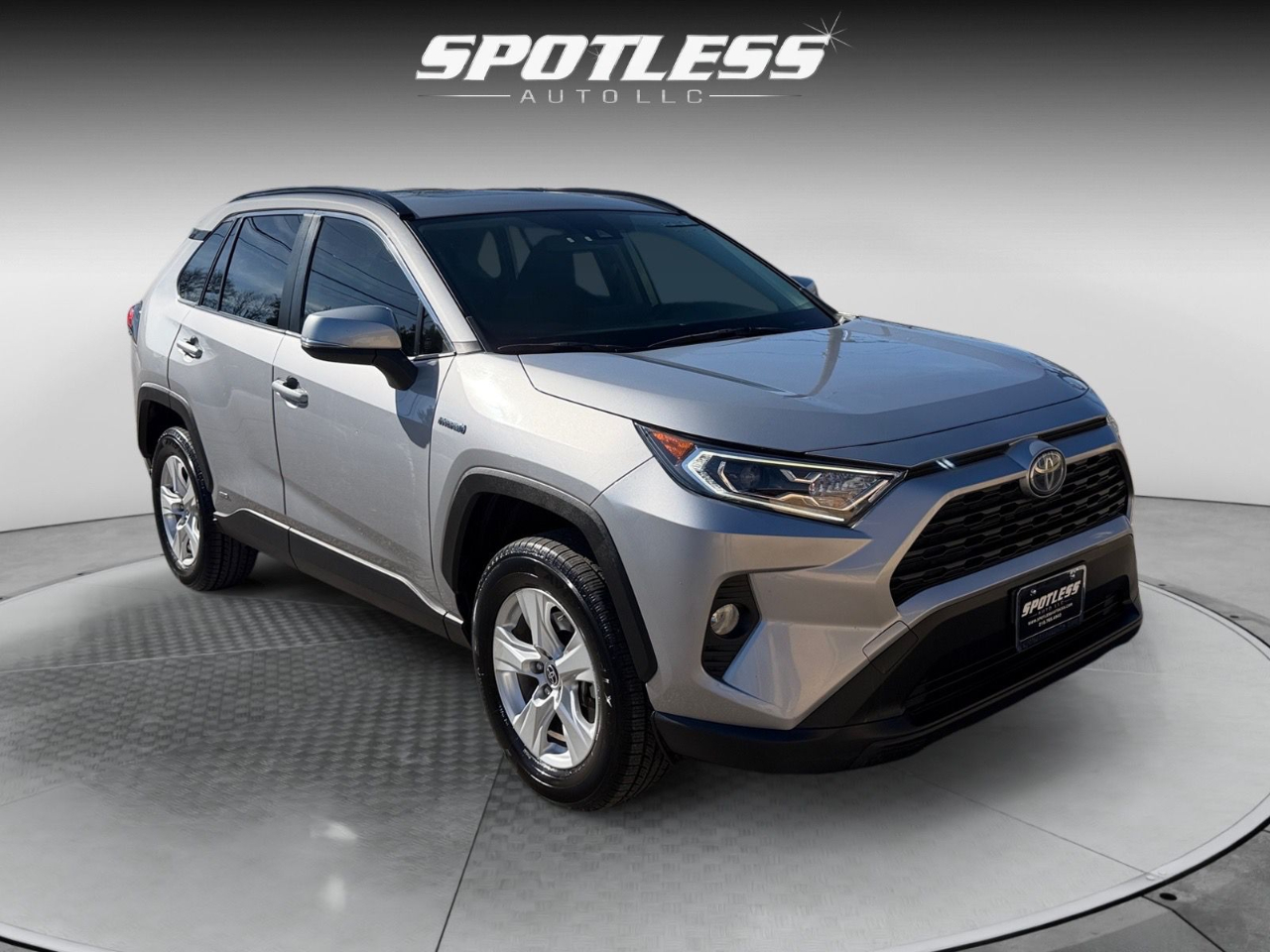 Toyota RAV4 Hybrid XLE 2021