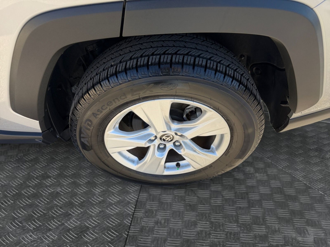 Toyota RAV4 Hybrid XLE 2021