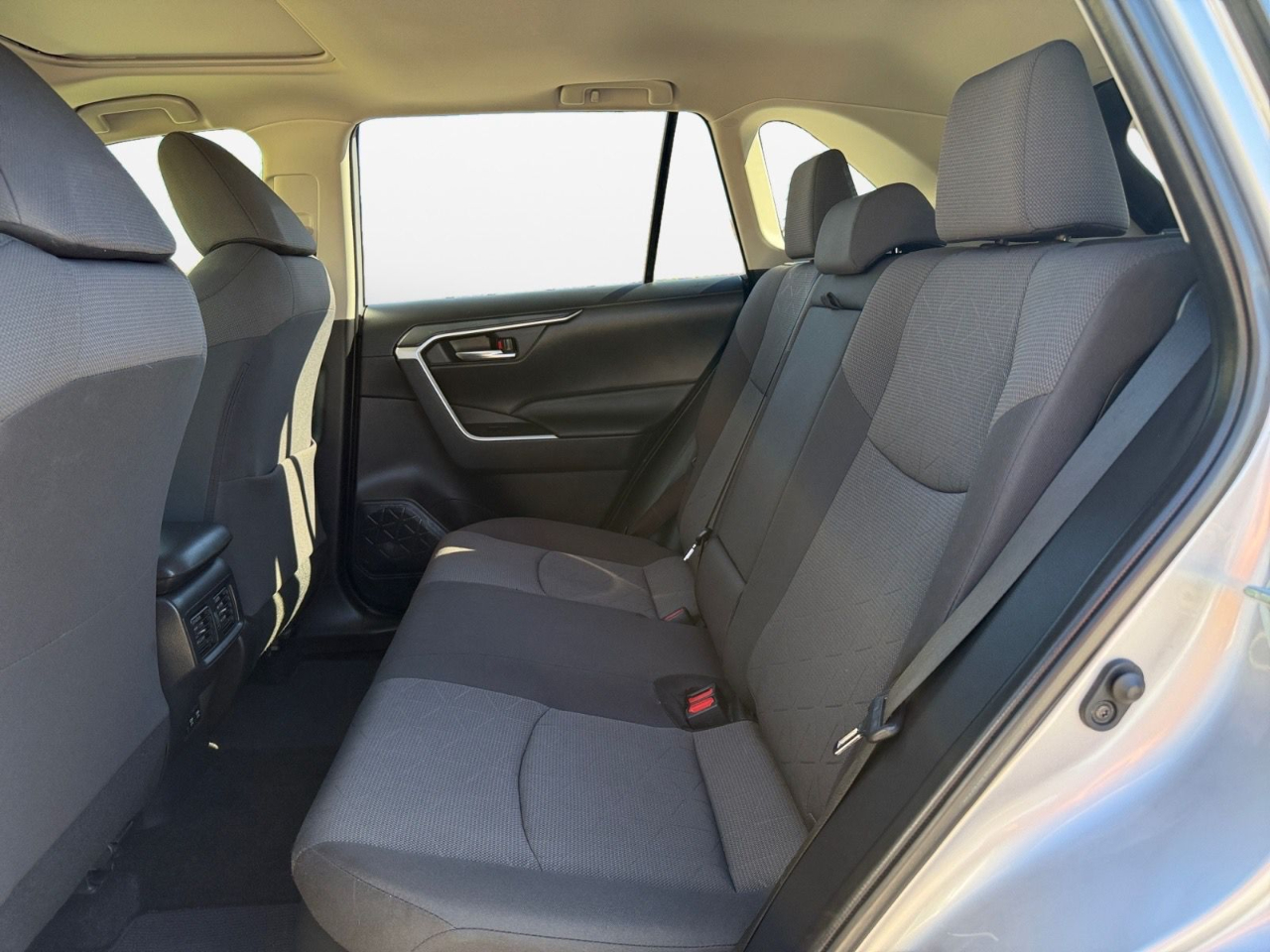 Toyota RAV4 Hybrid XLE 2021