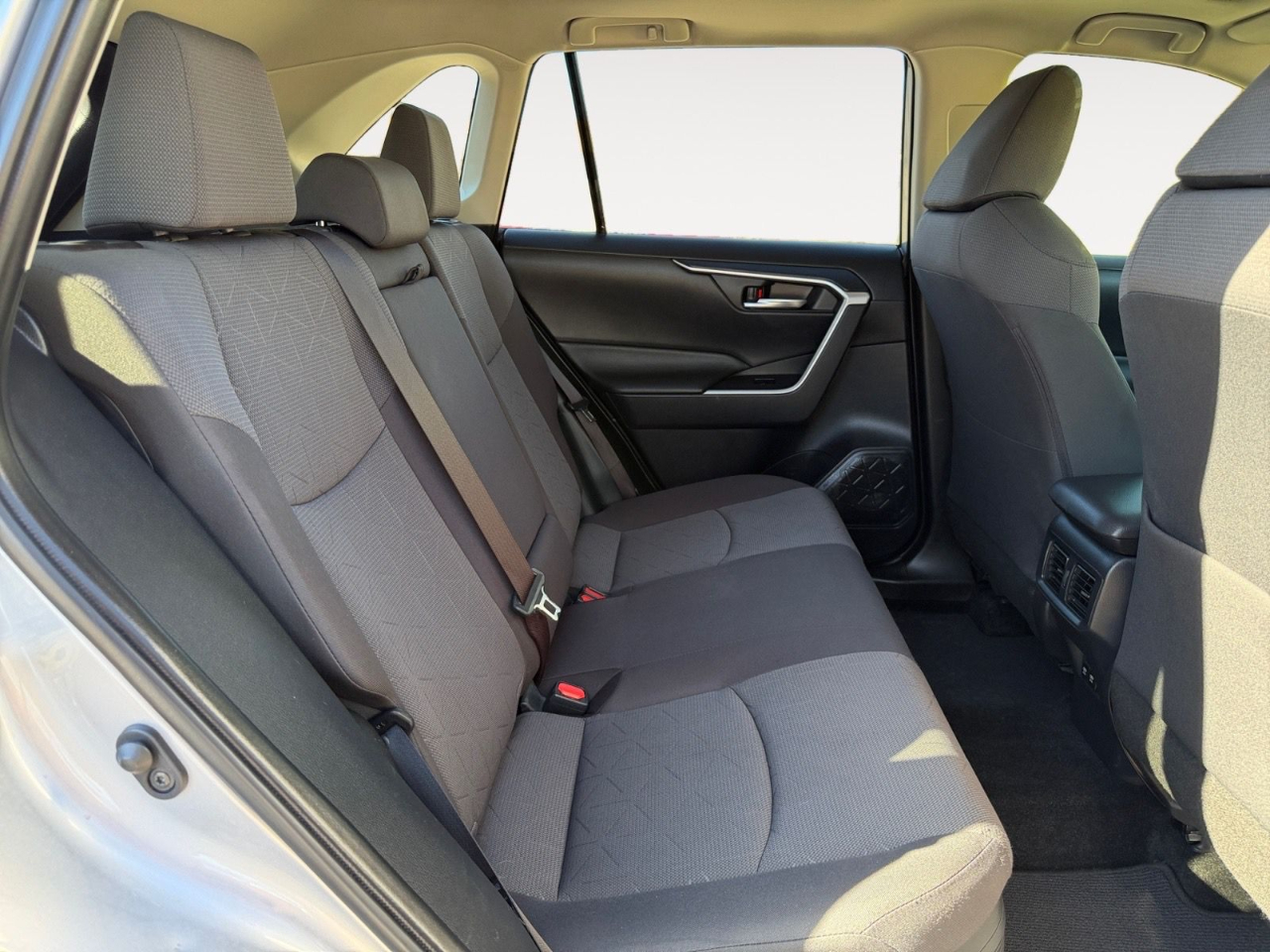 Toyota RAV4 Hybrid XLE 2021