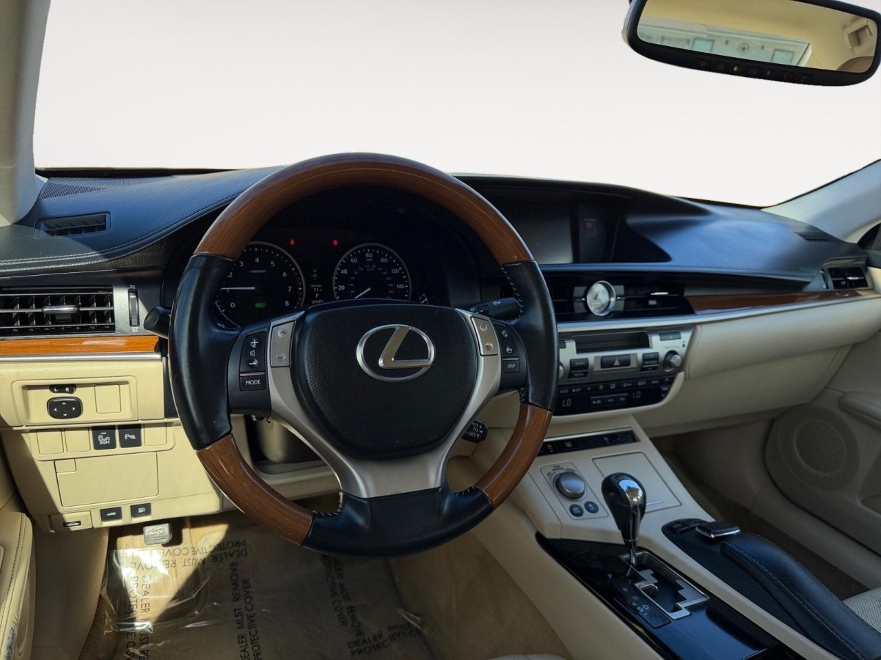 Lexus ES 300h Sedan 2015