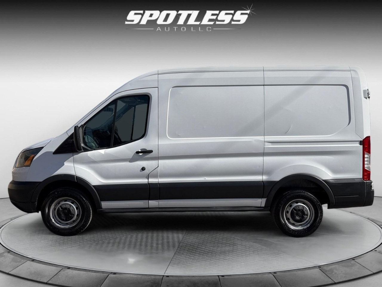 Ford Transit 250 Van Med. Roof w/Sliding Pass. 130-in. WB 2016