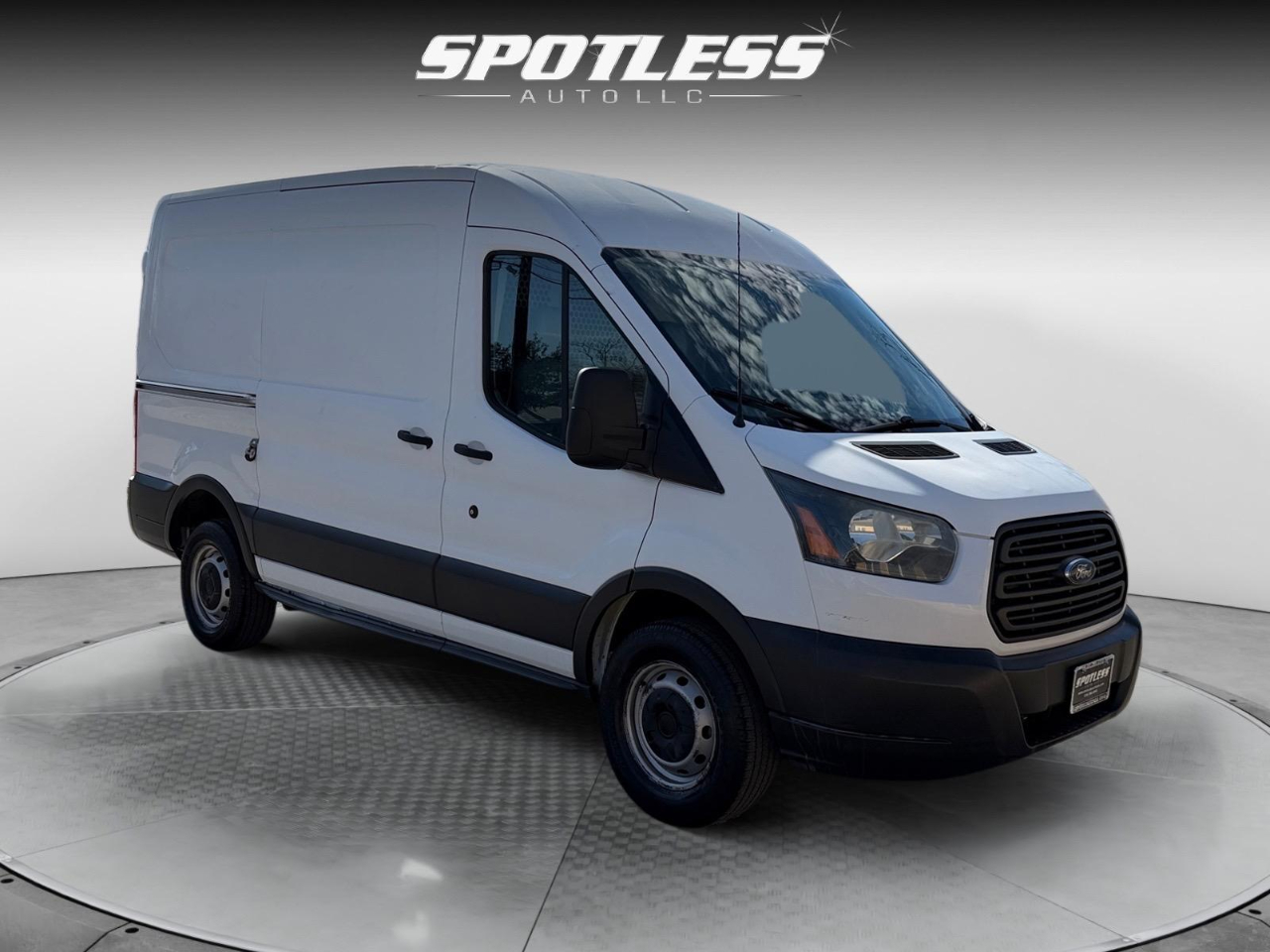 Ford Transit 250 Van Med. Roof w/Sliding Pass. 130-in. WB 2016