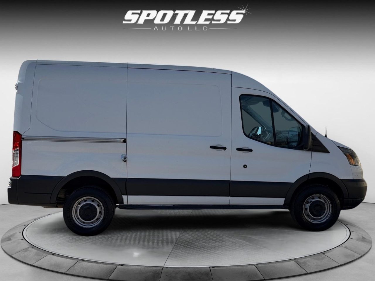 Ford Transit 250 Van Med. Roof w/Sliding Pass. 130-in. WB 2016