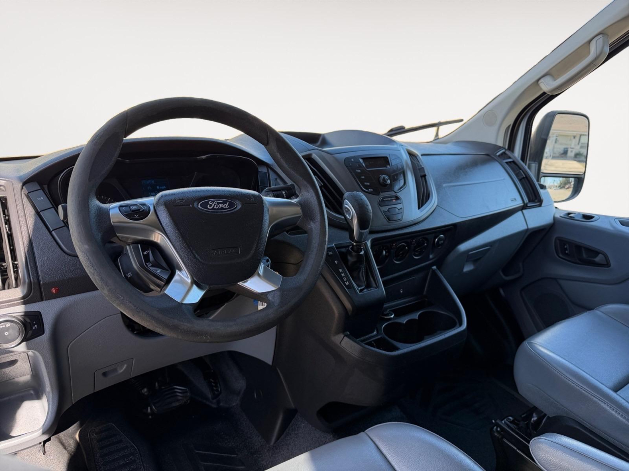 Ford Transit 250 Van Med. Roof w/Sliding Pass. 130-in. WB 2016