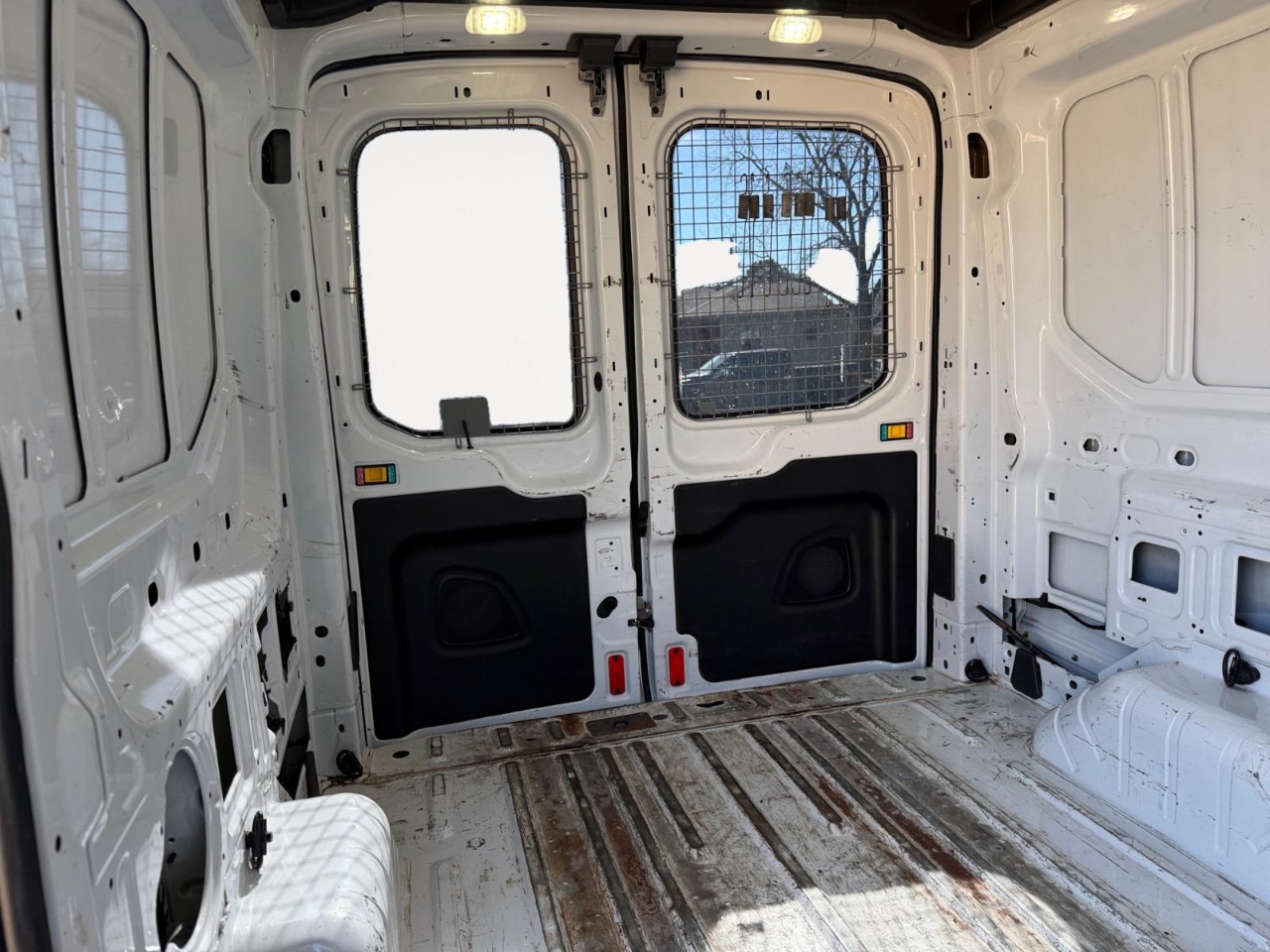 Ford Transit 250 Van Med. Roof w/Sliding Pass. 130-in. WB 2016