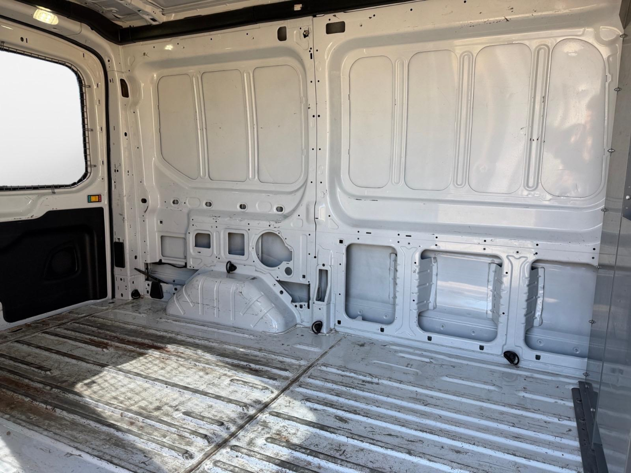 Ford Transit 250 Van Med. Roof w/Sliding Pass. 130-in. WB 2016