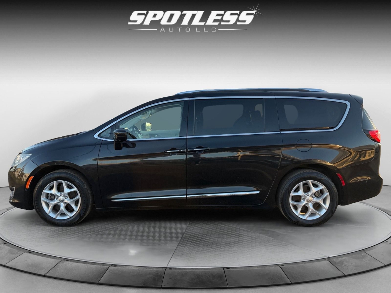 Chrysler Pacifica Touring-L Plus 2017