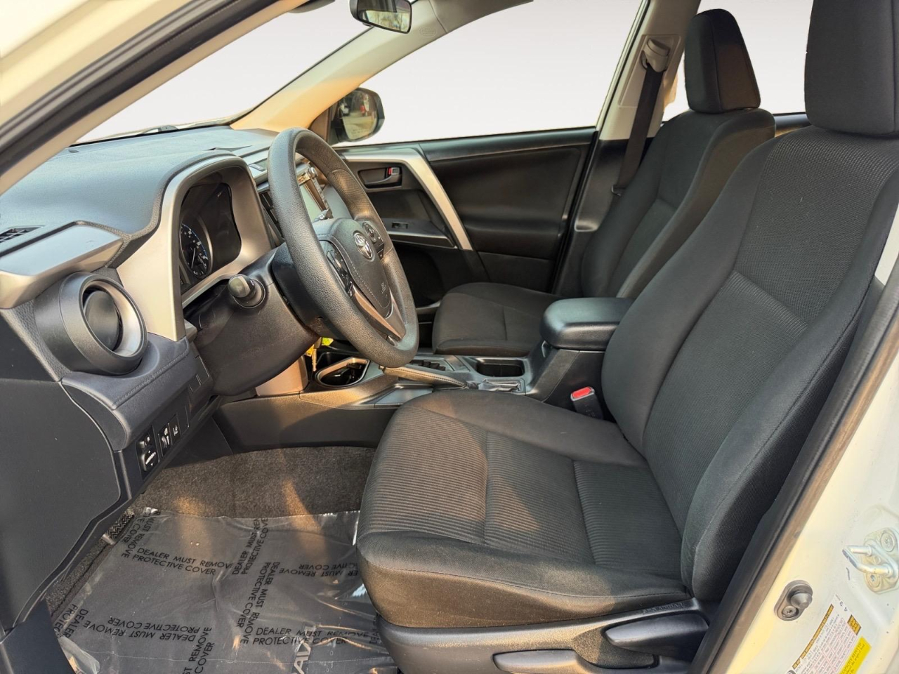 Toyota RAV4 LE FWD 2017