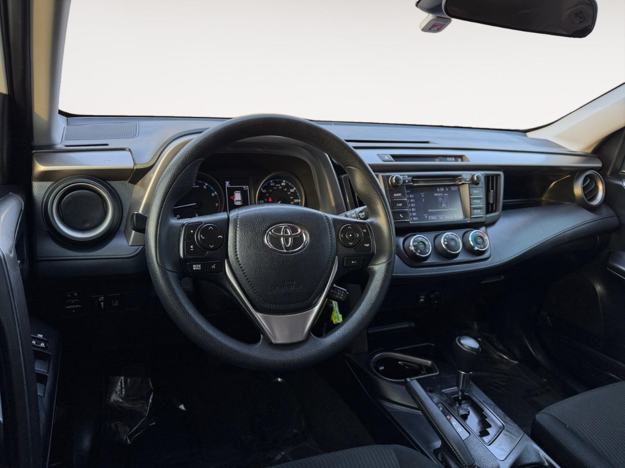 Toyota RAV4 LE FWD 2017