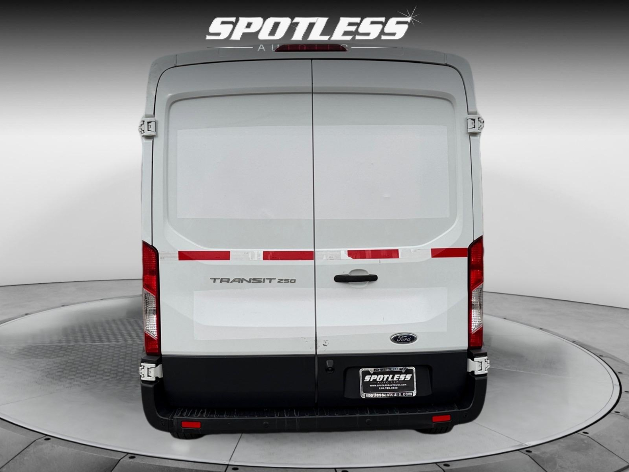 Ford Transit 250 Van Med. Roof w/Sliding Pass. 130-in. WB 2017