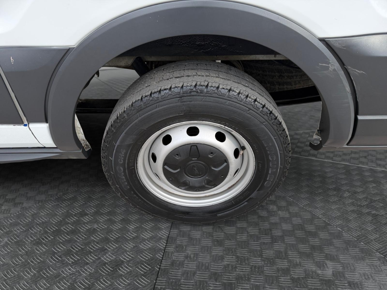 Ford Transit 250 Van Med. Roof w/Sliding Pass. 130-in. WB 2017