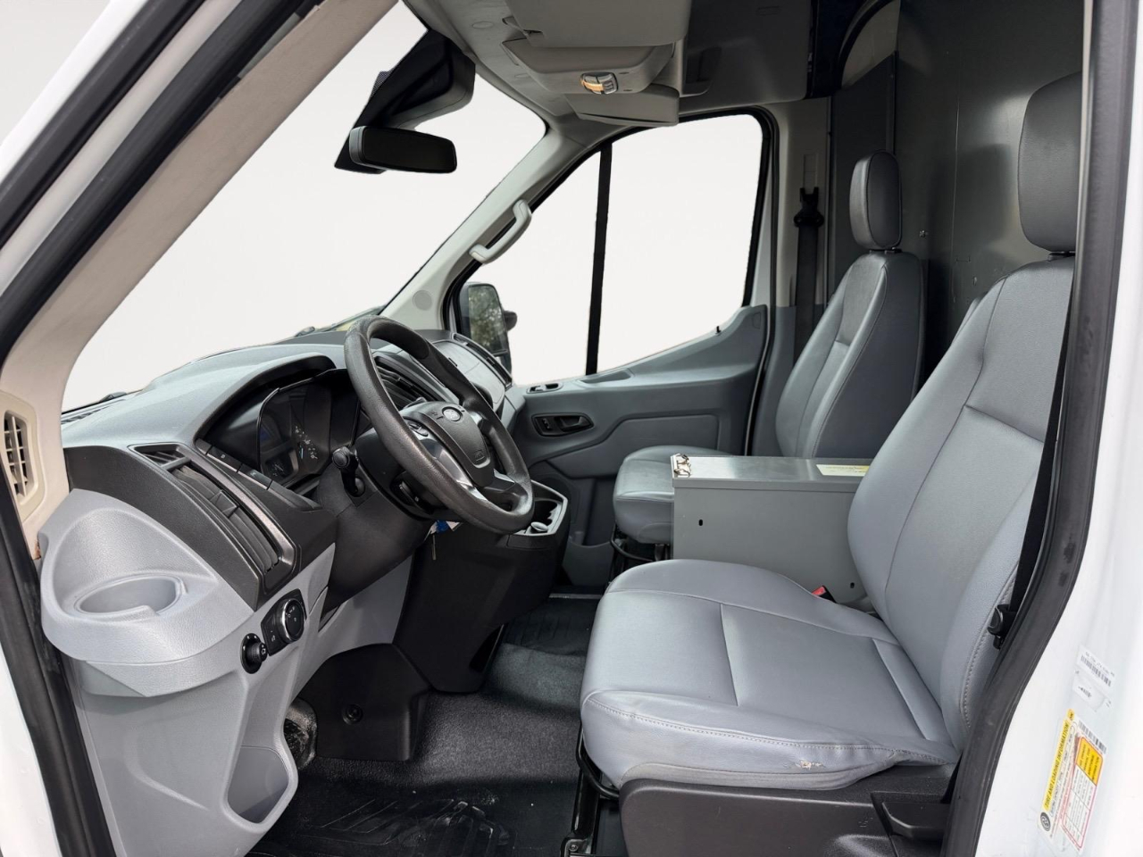 Ford Transit 250 Van Med. Roof w/Sliding Pass. 130-in. WB 2017