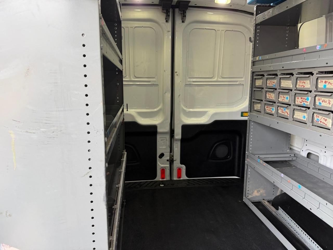 Ford Transit 250 Van Med. Roof w/Sliding Pass. 130-in. WB 2017