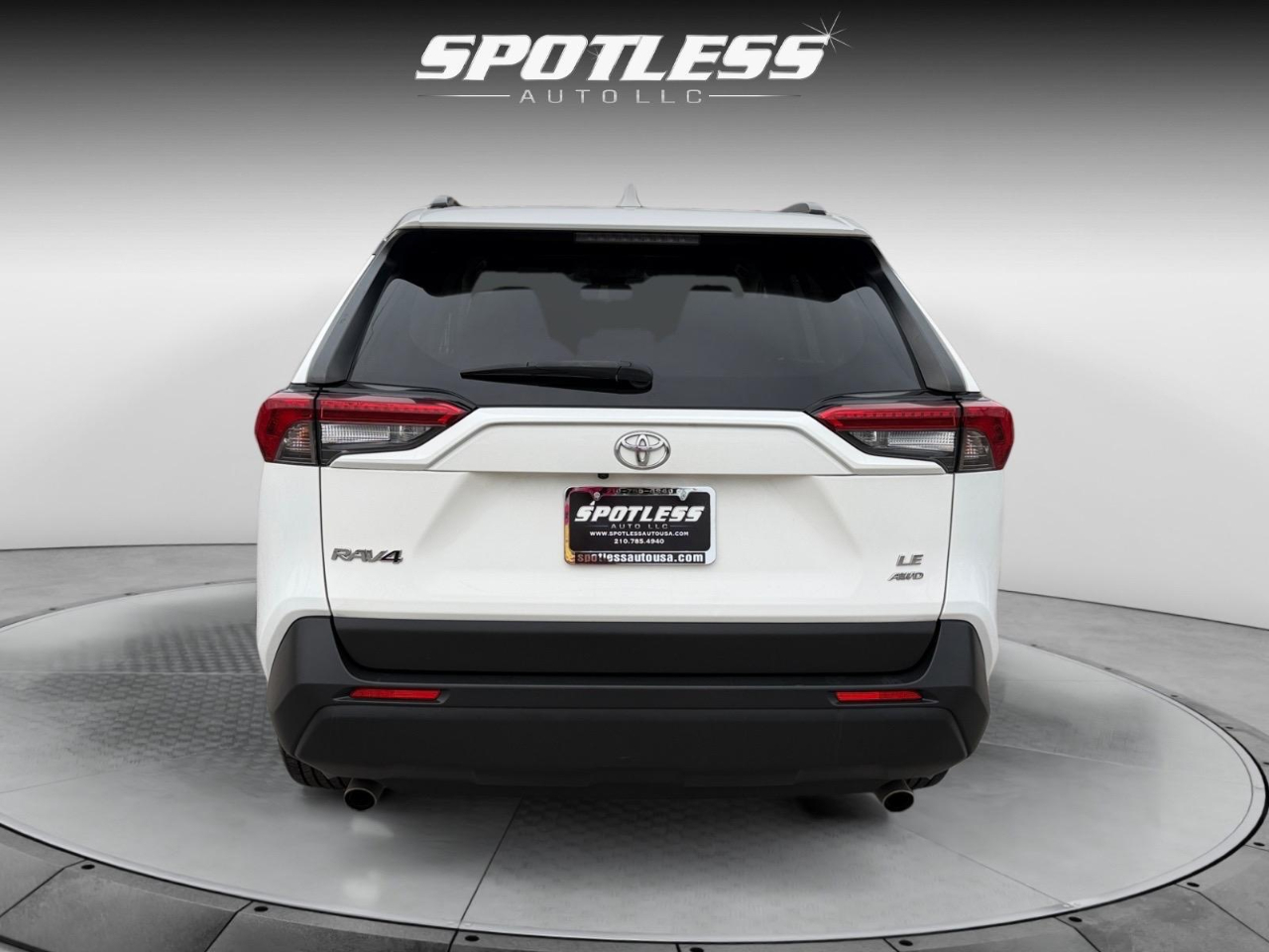 Toyota RAV4 LE AWD 2021