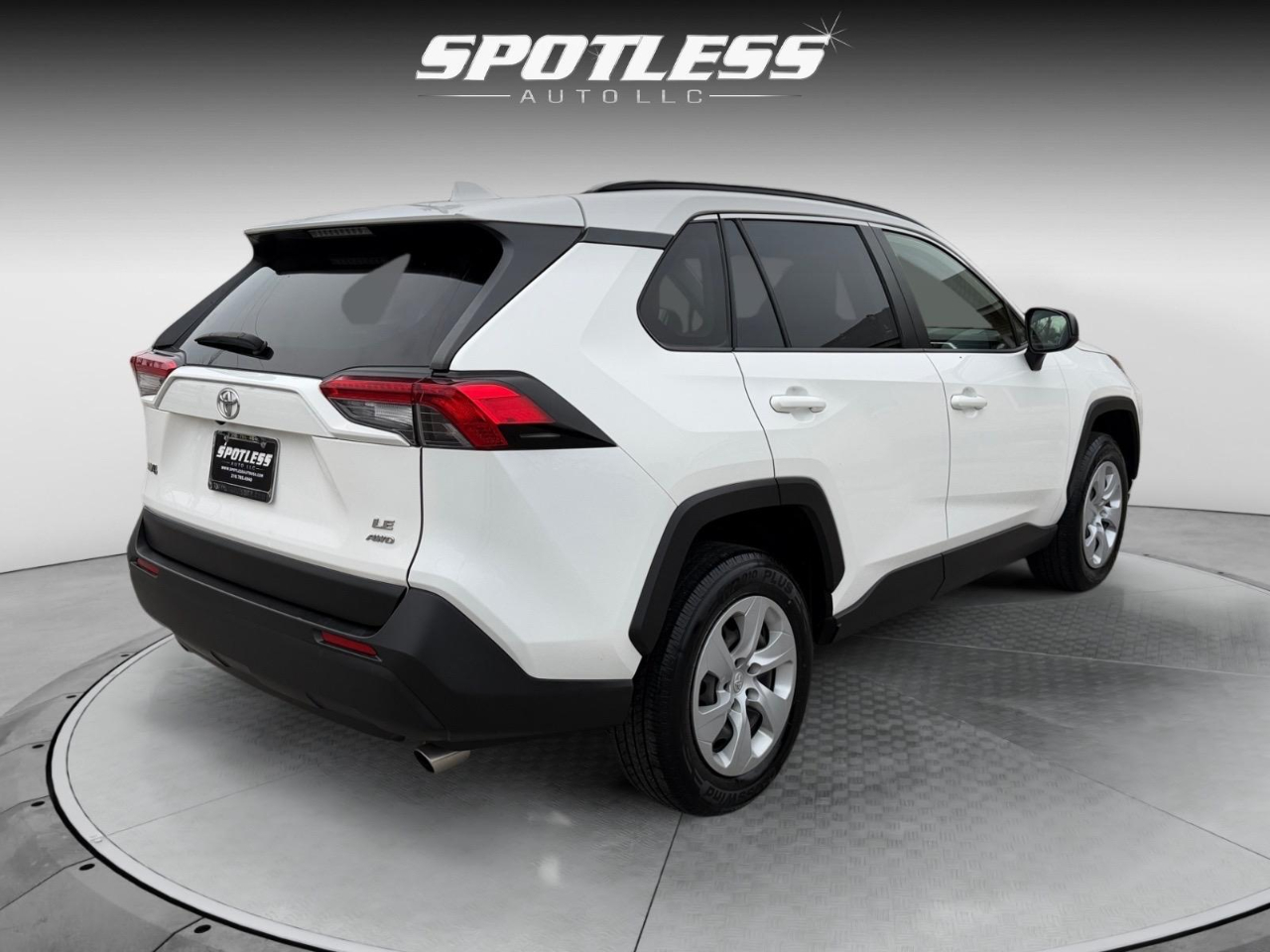 Toyota RAV4 LE AWD 2021