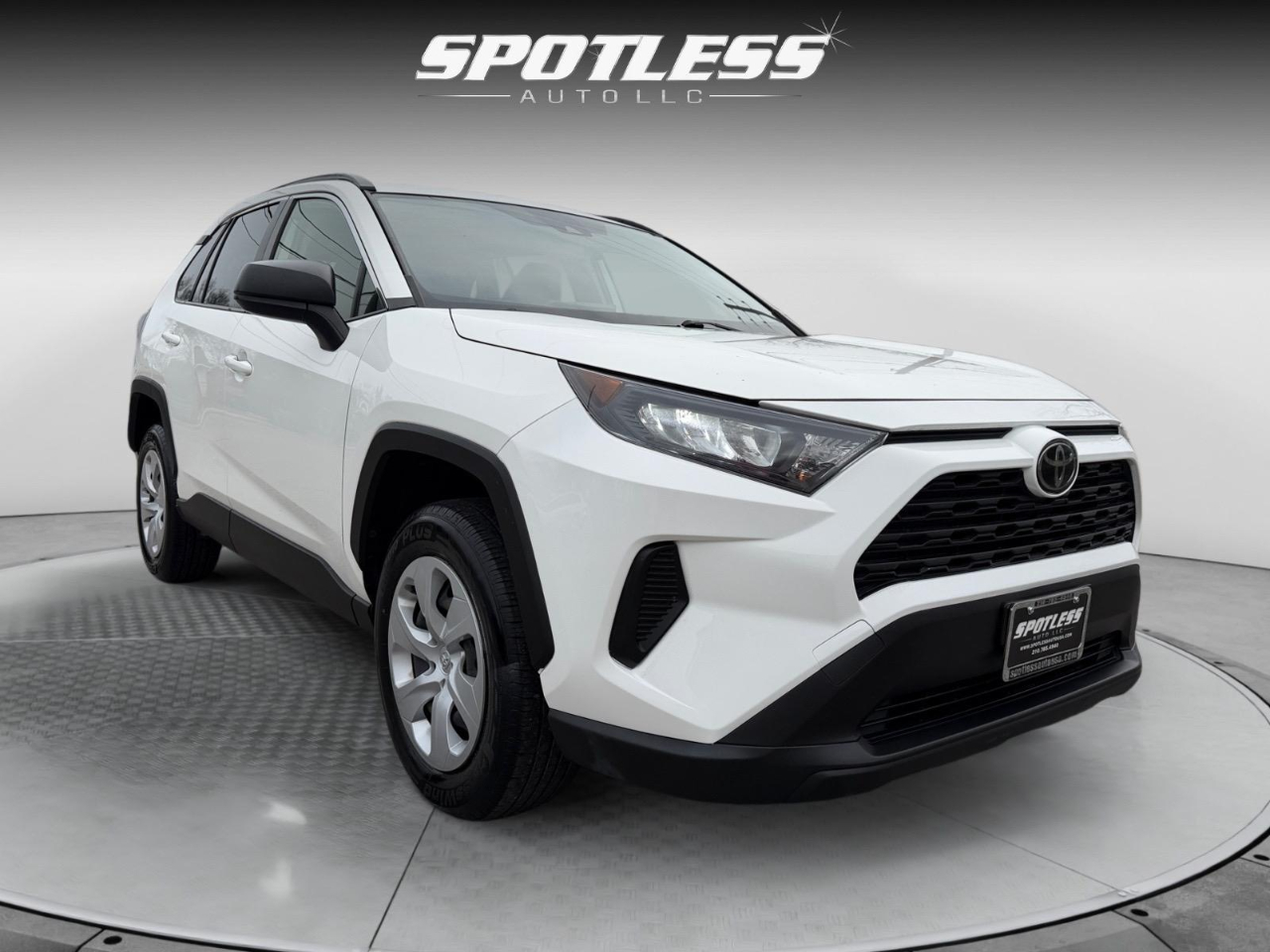 Toyota RAV4 LE AWD 2021