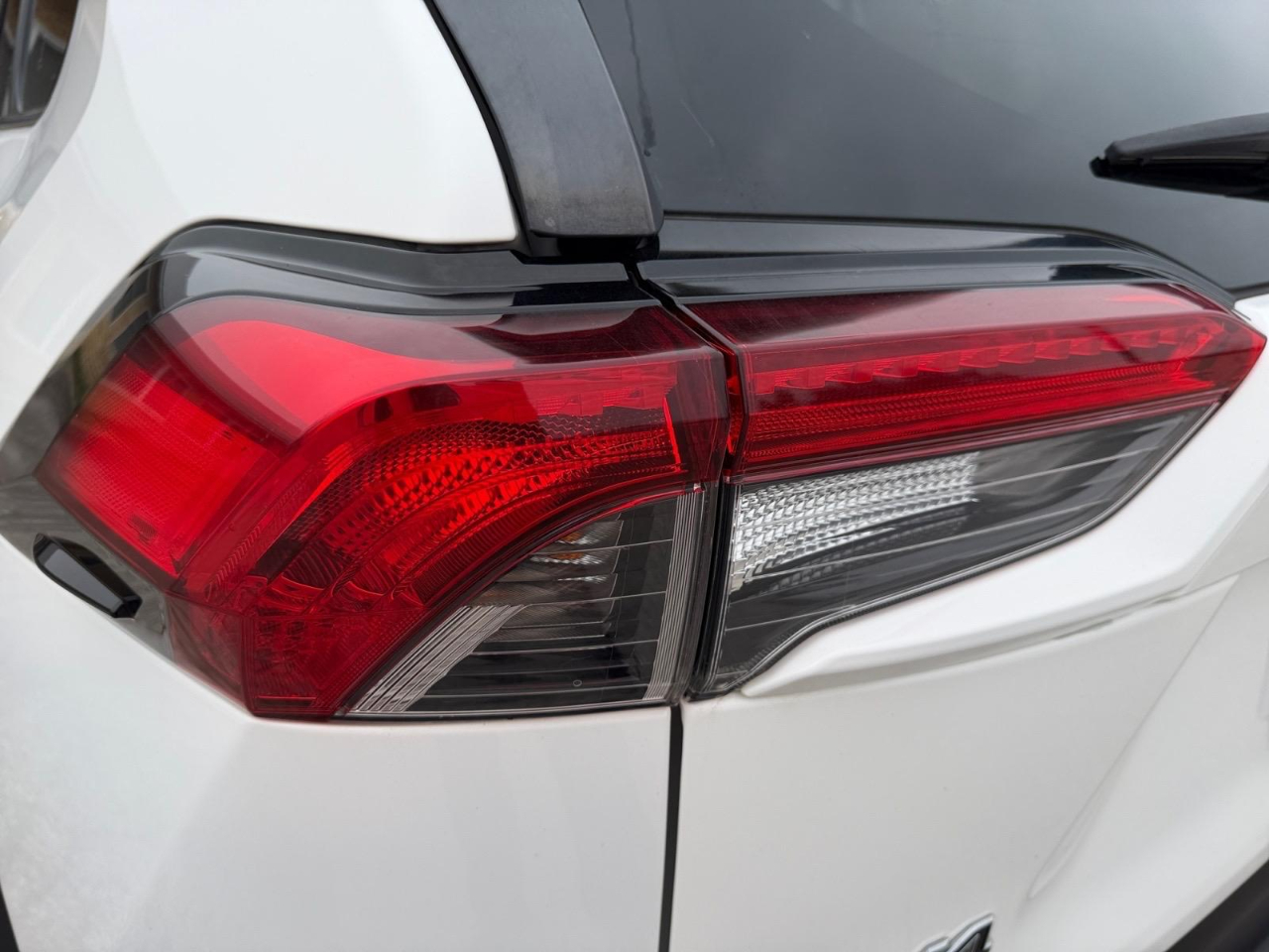 Toyota RAV4 LE AWD 2021