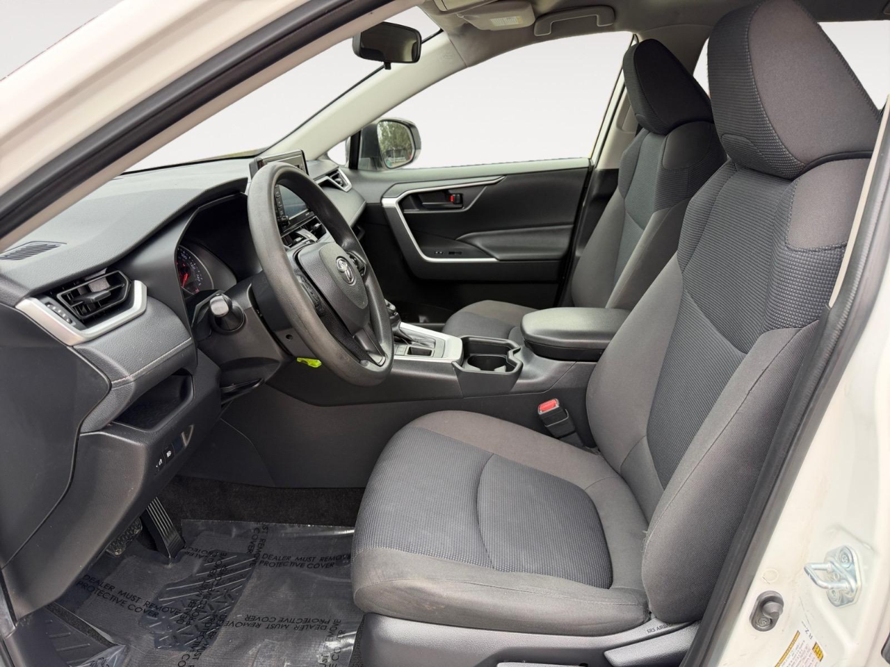 Toyota RAV4 LE AWD 2021