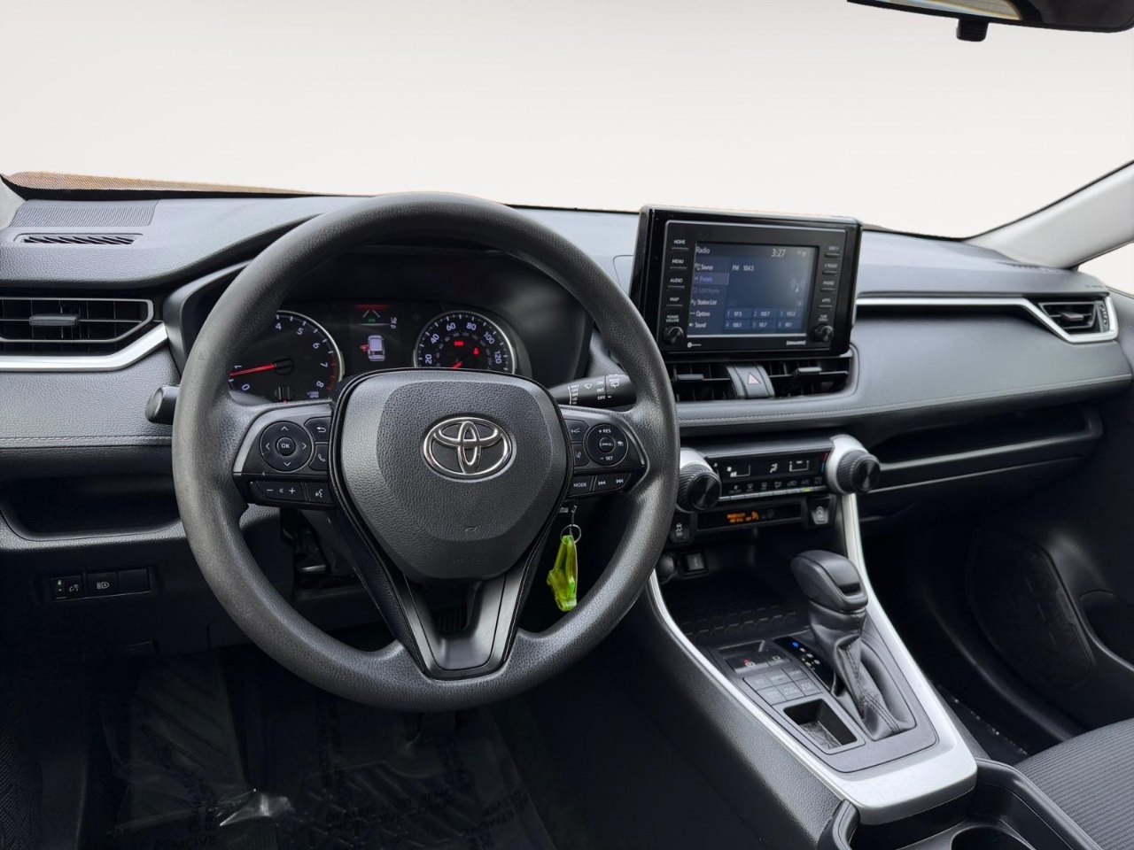 Toyota RAV4 LE AWD 2021