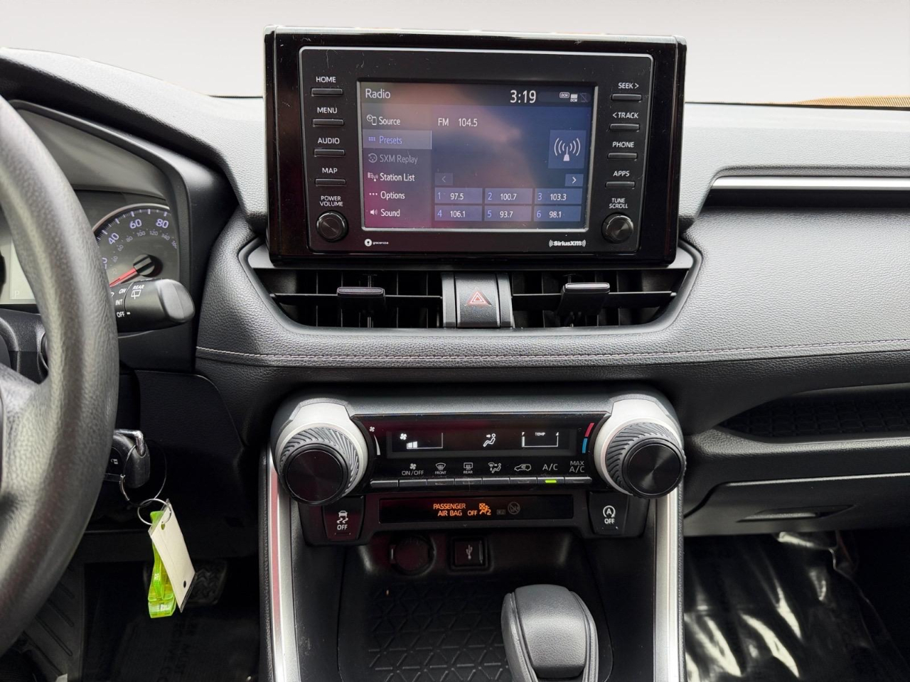 Toyota RAV4 LE AWD 2021