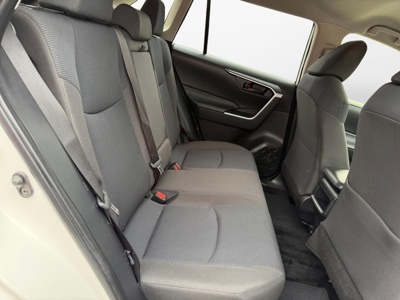 Toyota RAV4 LE AWD 2021