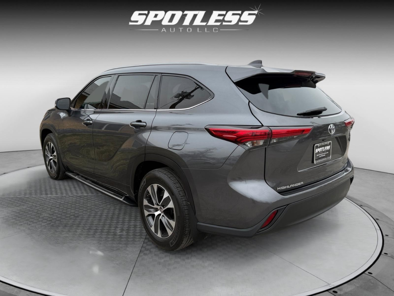 Toyota Highlander XLE FWD V6 2020