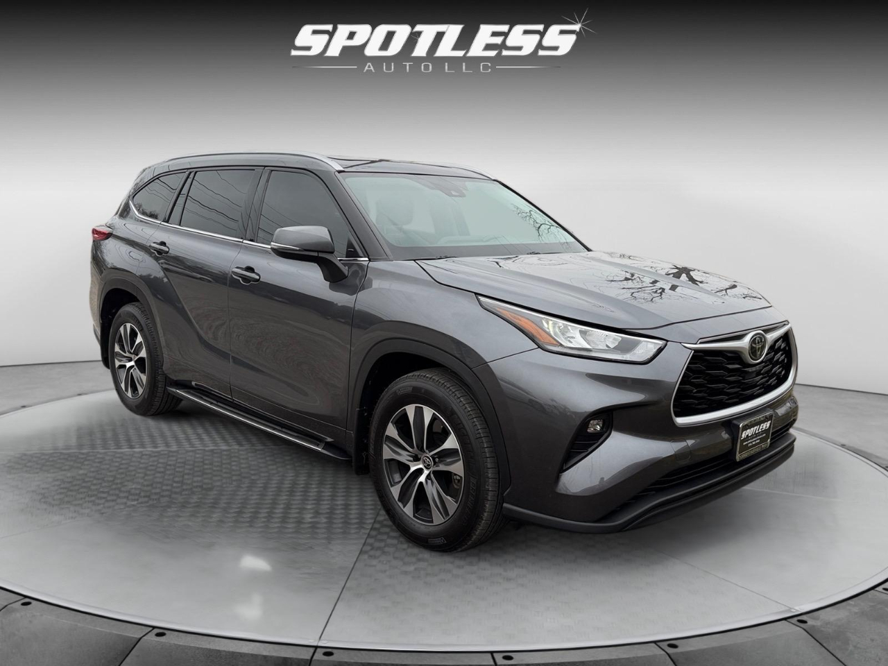 Toyota Highlander XLE FWD V6 2020