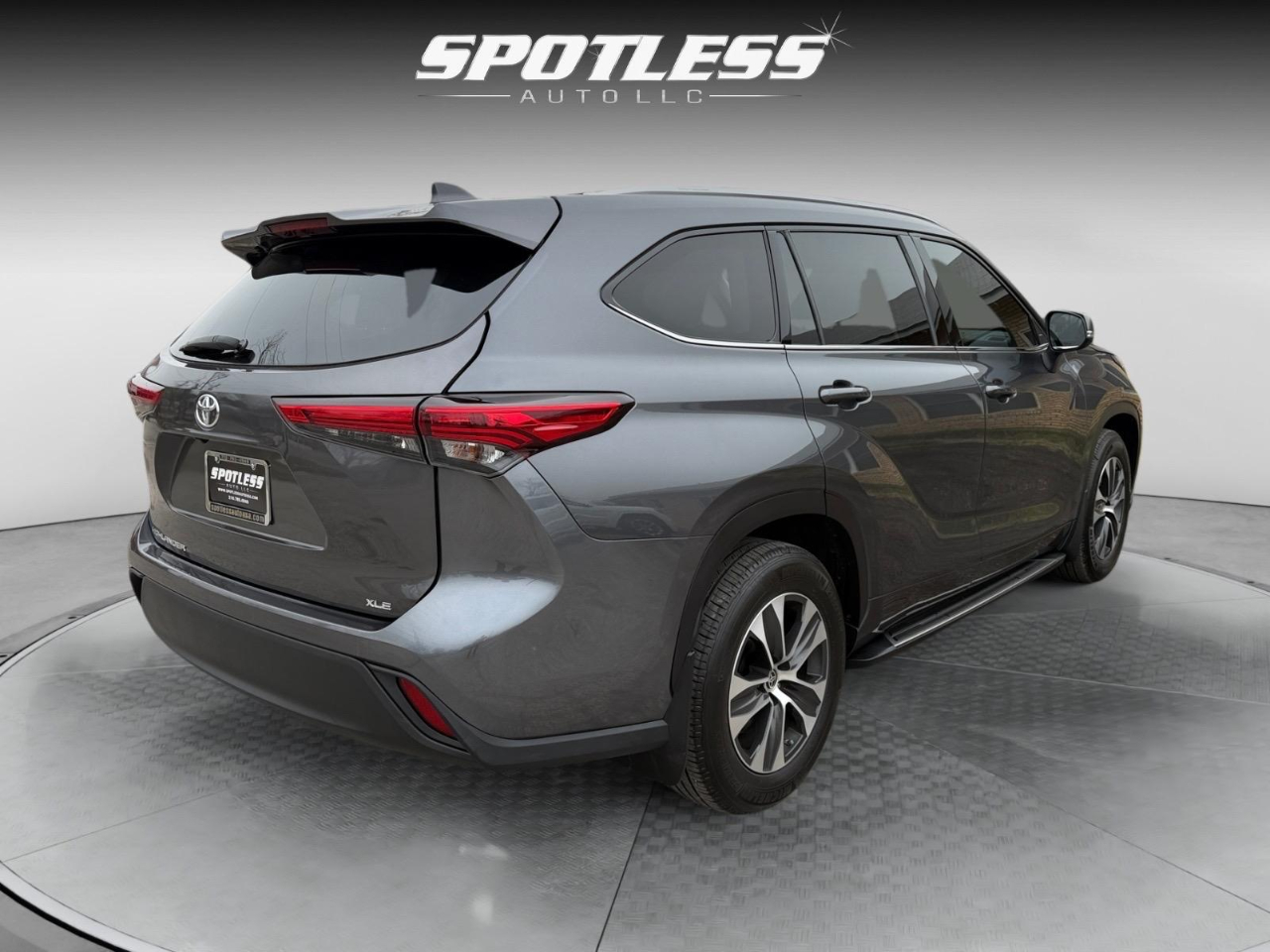 Toyota Highlander XLE FWD V6 2020