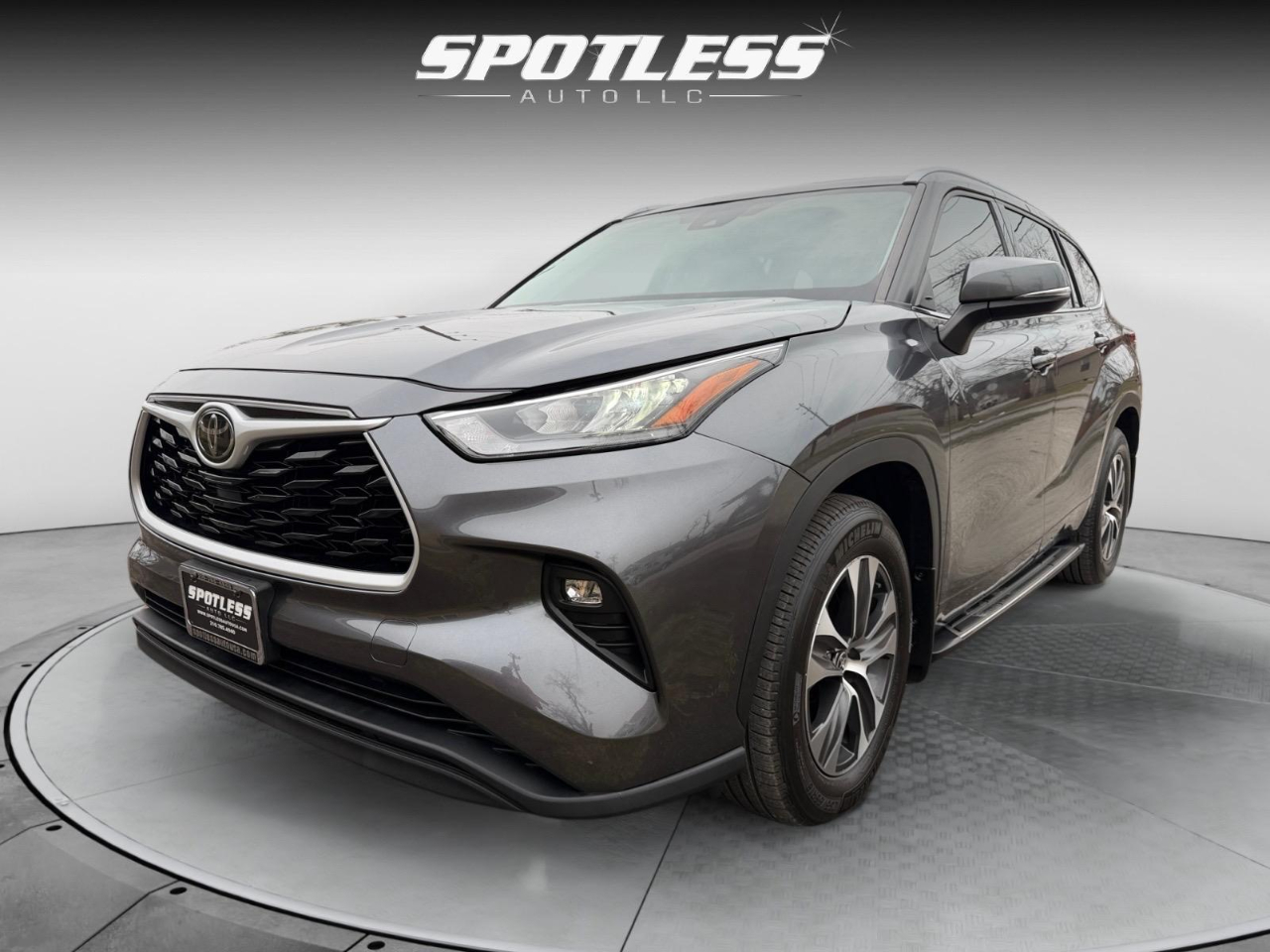 Toyota Highlander XLE FWD V6 2020