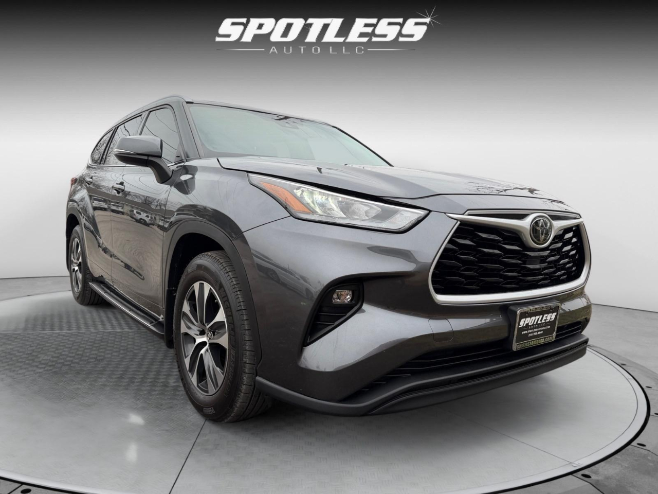 Toyota Highlander XLE FWD V6 2020