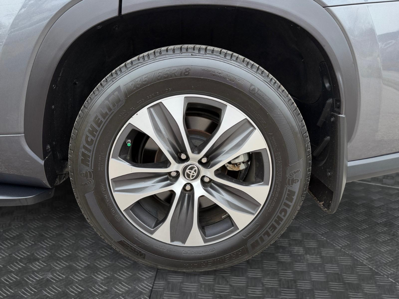 Toyota Highlander XLE FWD V6 2020