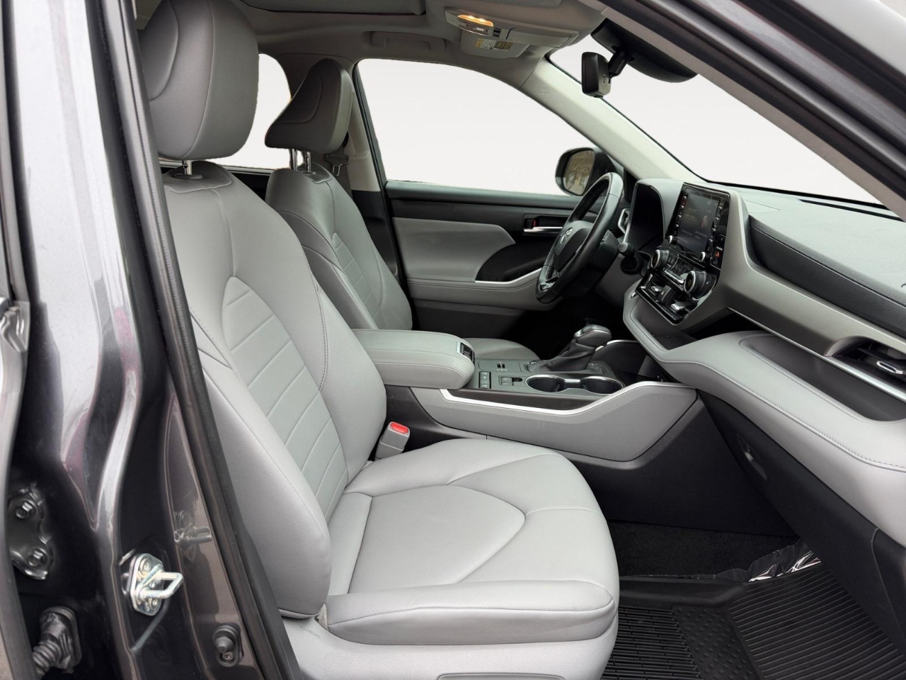 Toyota Highlander XLE FWD V6 2020