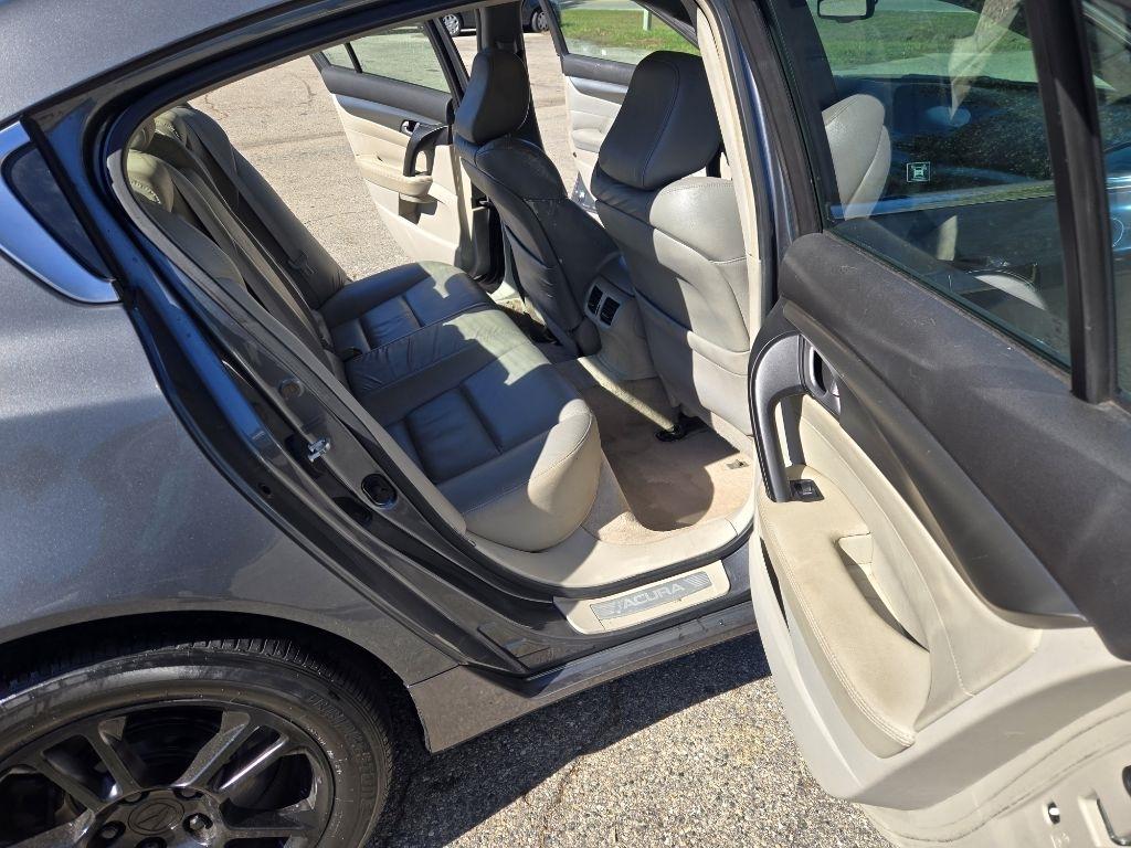 Acura TL 5-Speed AT 2011