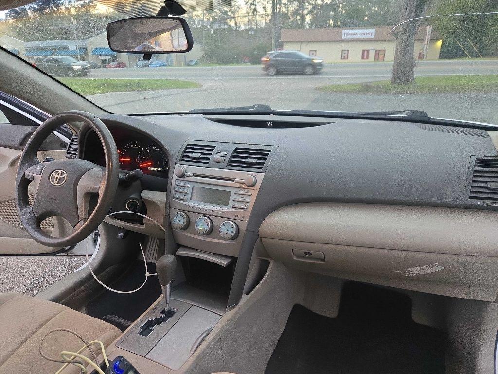 Toyota Camry LE 5-Spd AT 2009