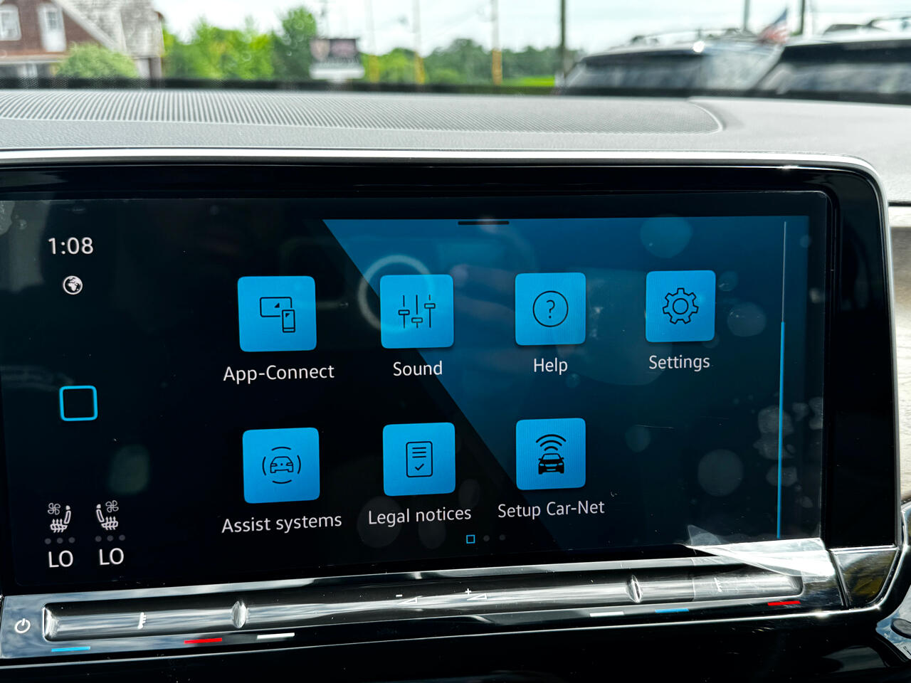 2024 Volkswagen Atlas SE photo 31