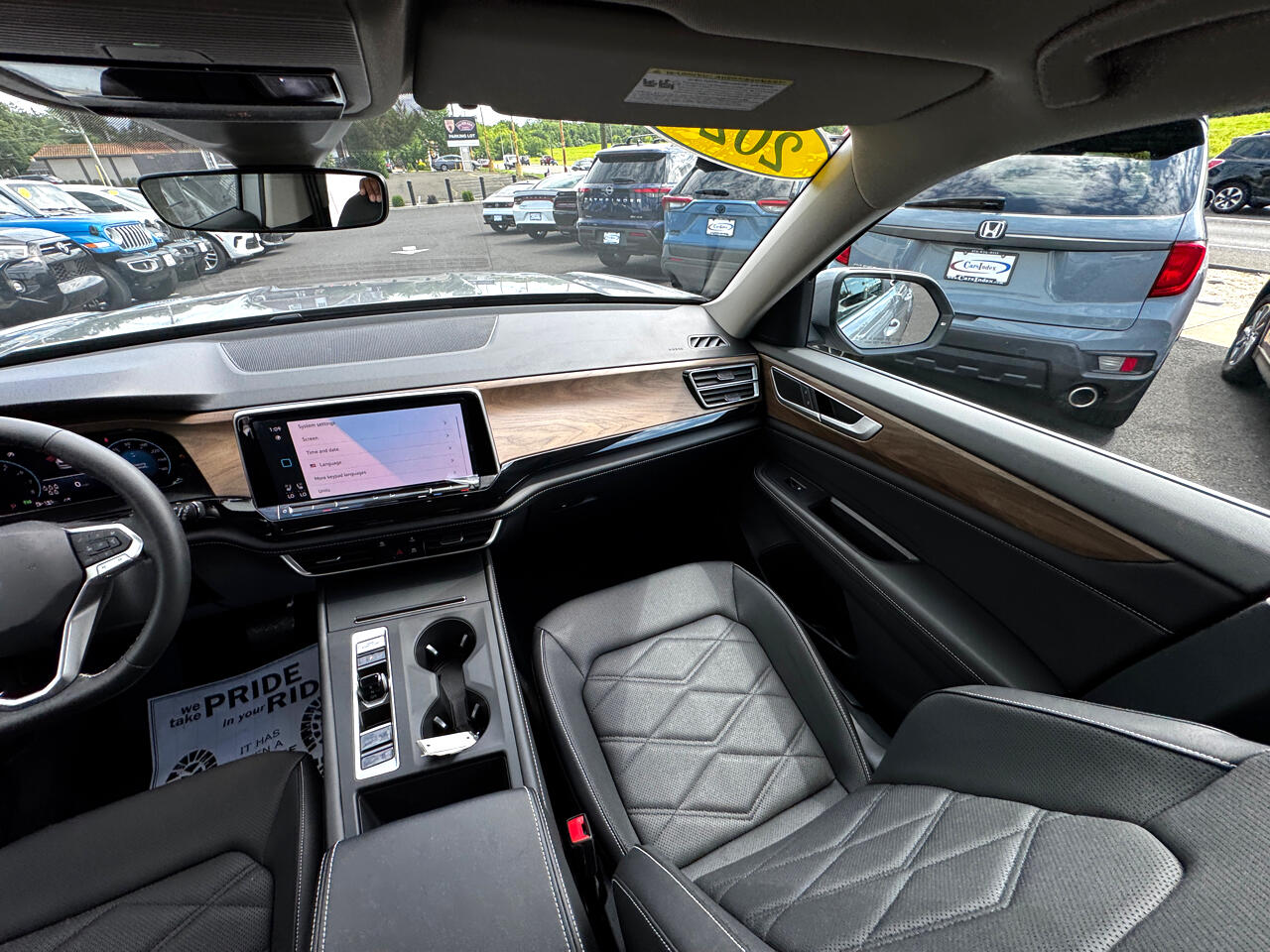 2024 Volkswagen Atlas SE photo 47