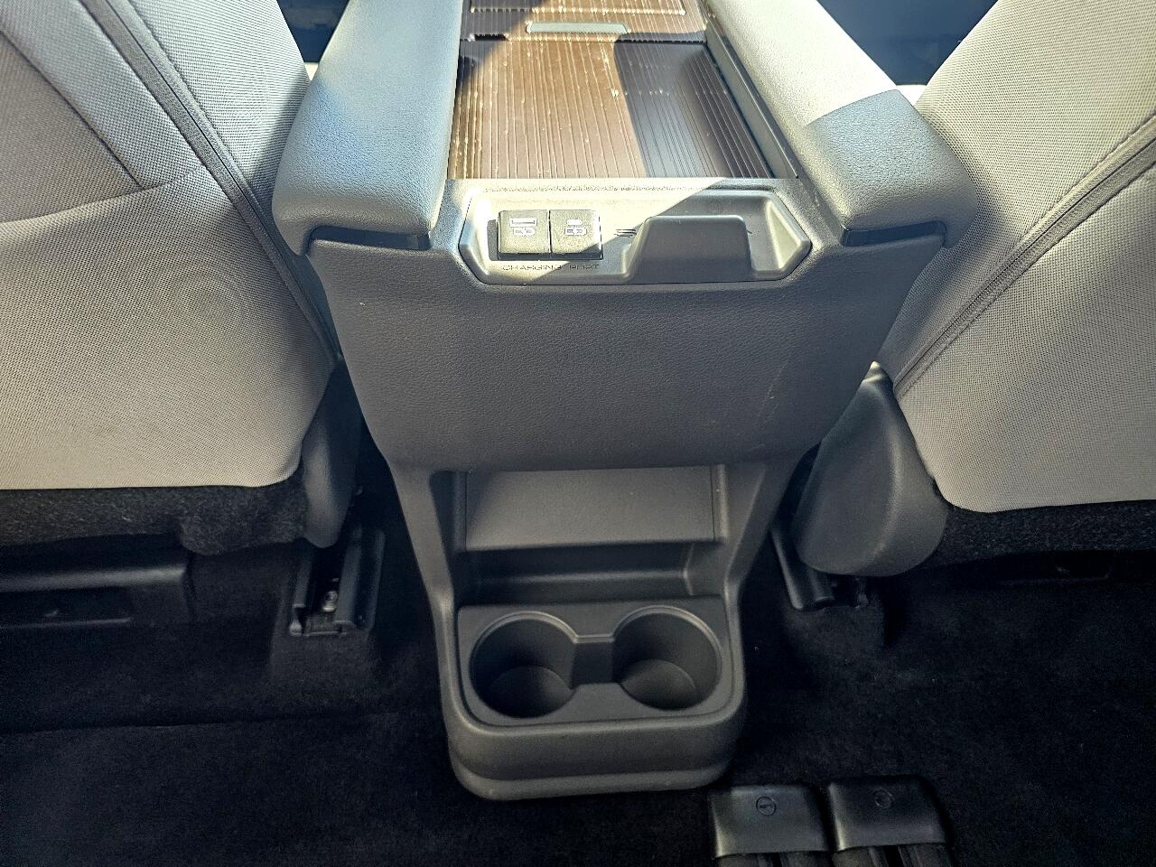 2021 Toyota Sienna LE photo 34