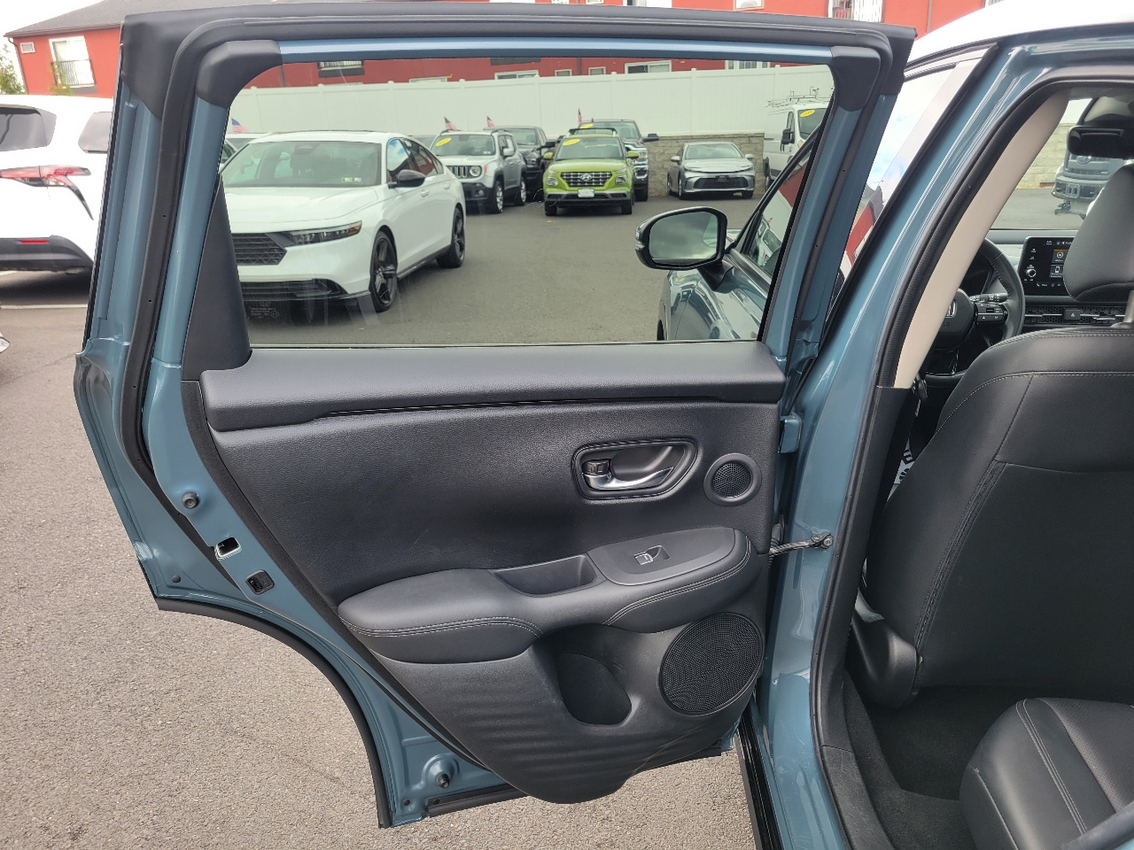 Honda HR-V EX-L 2WD CVT 2024 Honda HR-V EX-L 2WD CVT 2024