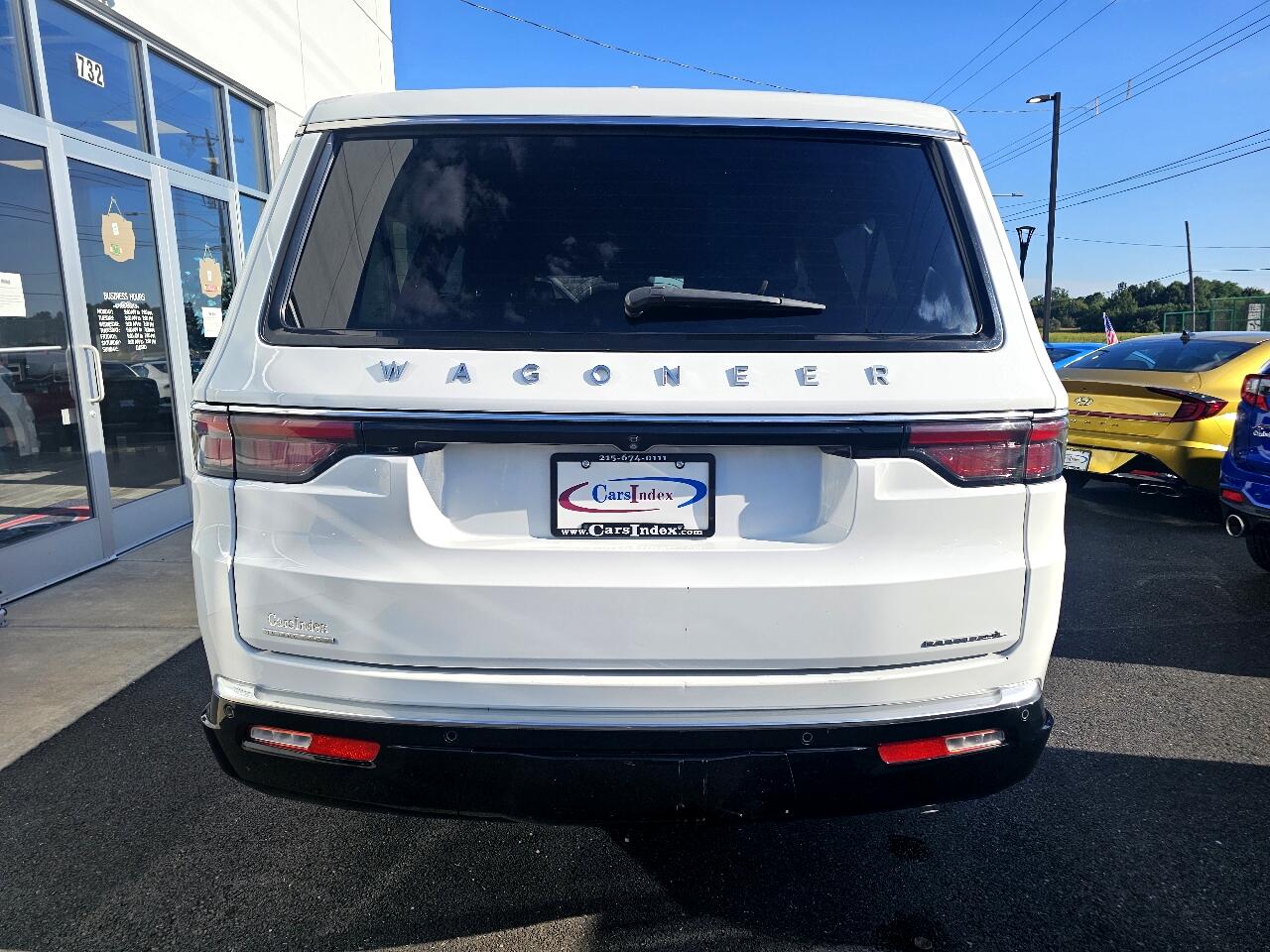 2023 Jeep Wagoneer L Series II photo 3