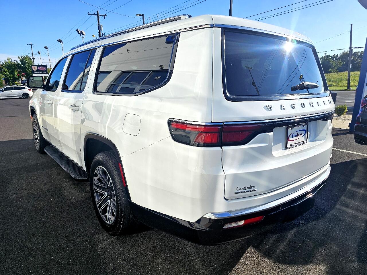 2023 Jeep Wagoneer L Series II photo 4