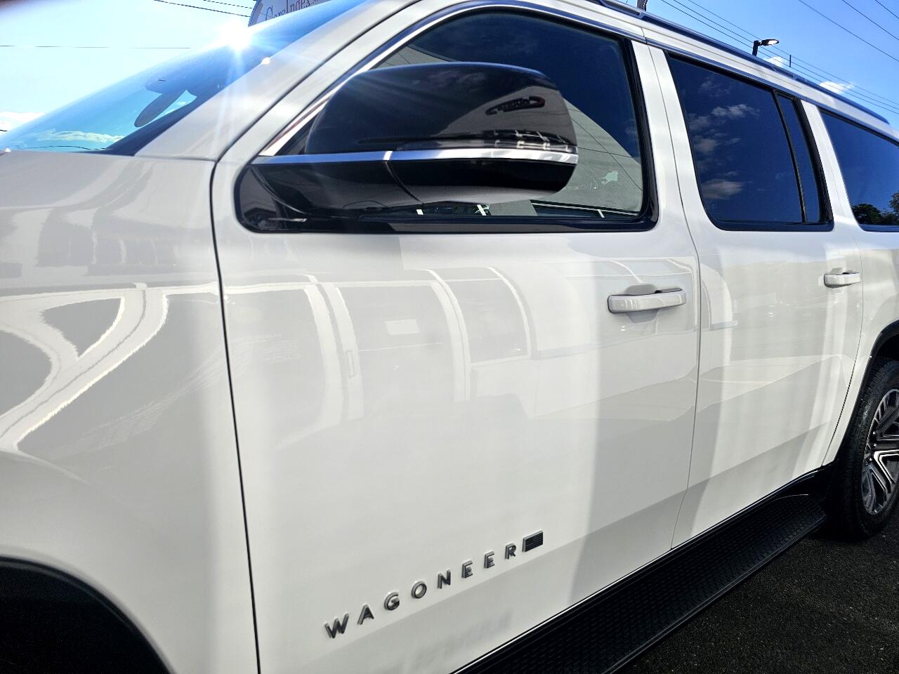 2023 Jeep Wagoneer L Series II photo 22