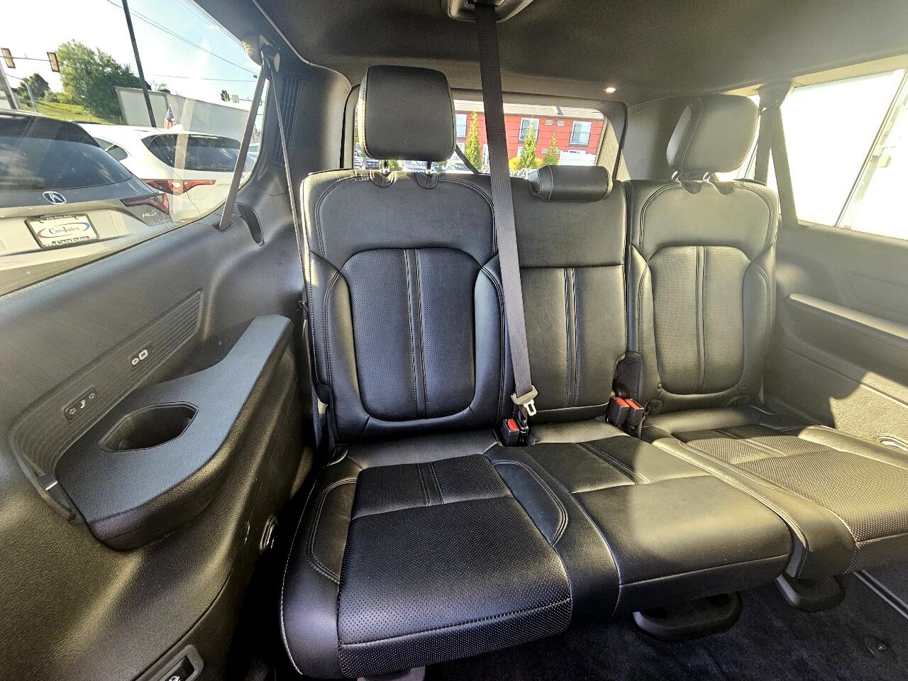 2023 Jeep Wagoneer L Series II photo 38